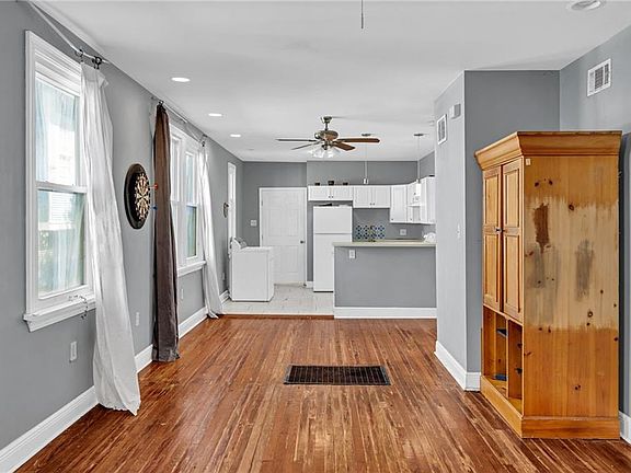 4th image of 1674 N Broad St