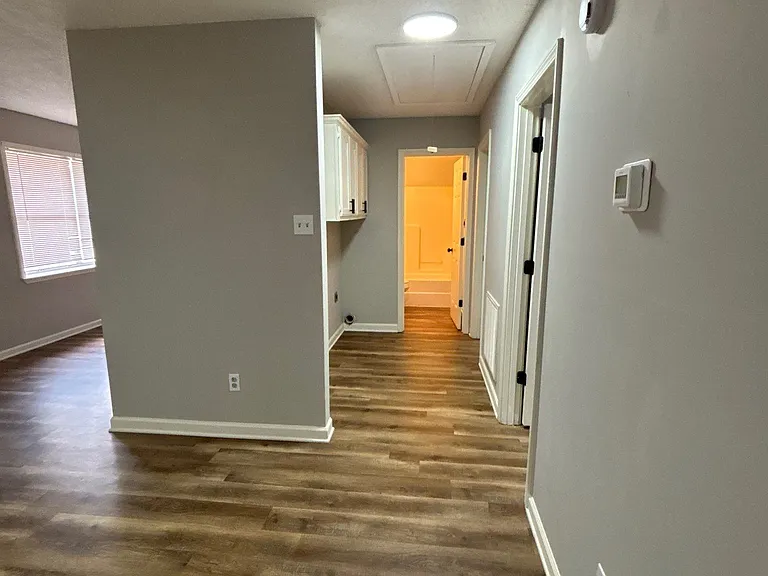 330 Main St #10 — Photo 17