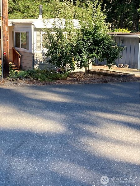 4th image of 6521 SE Mile Hill Drive #18