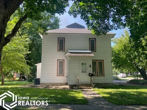 515 1st St SE, Britt, IA 50423