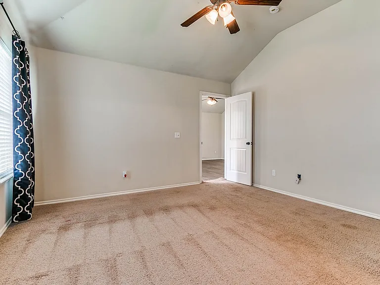6829 NW 157th St — Photo 27