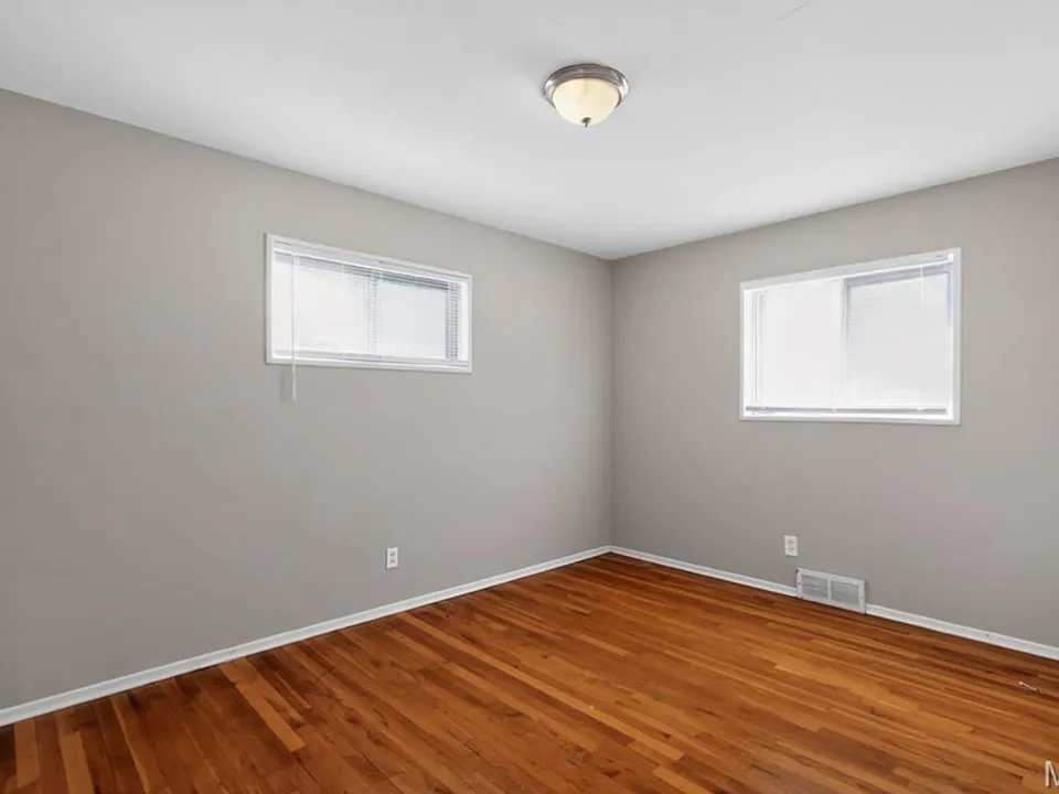 296 Meadowcrest Dr