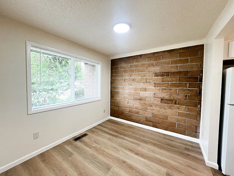 4195 Bristol Ct — Photo 7