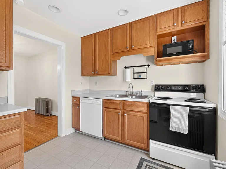 118 Summit St — Photo 25