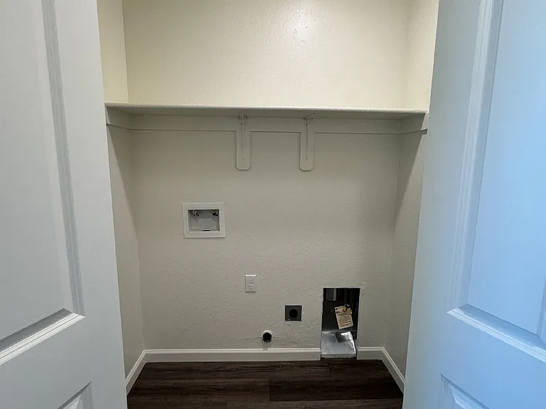 4549 Michelle Dr — Photo 24