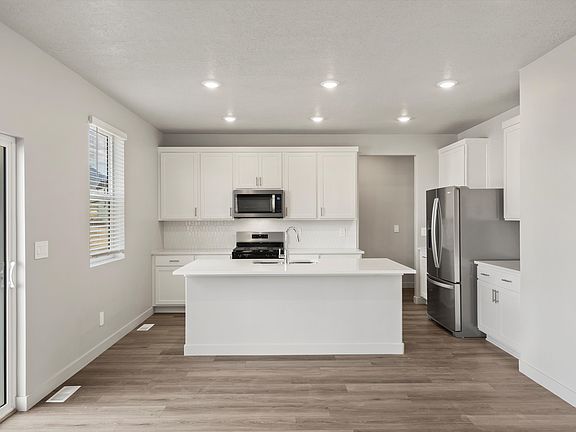 SLC_Aspen_ 4251_Kitchen_B_ 932-N-160-E-santaquin-UT.jpg