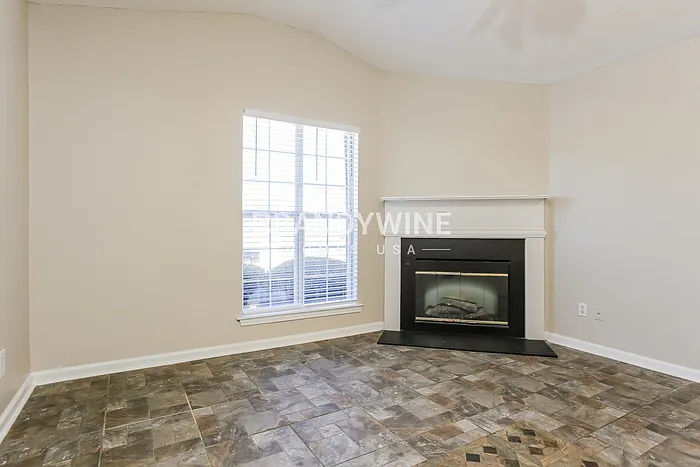 5862 Waggoner Ct — Photo 4