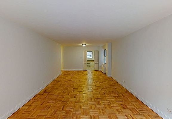 3rd image of 250 E 73rd St APT 3G