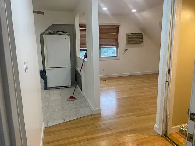 1 bed, 860 sqft, $1,800 — Photo 2