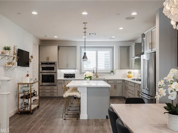 663 Daniel Freeman Cir, Inglewood, CA 90301