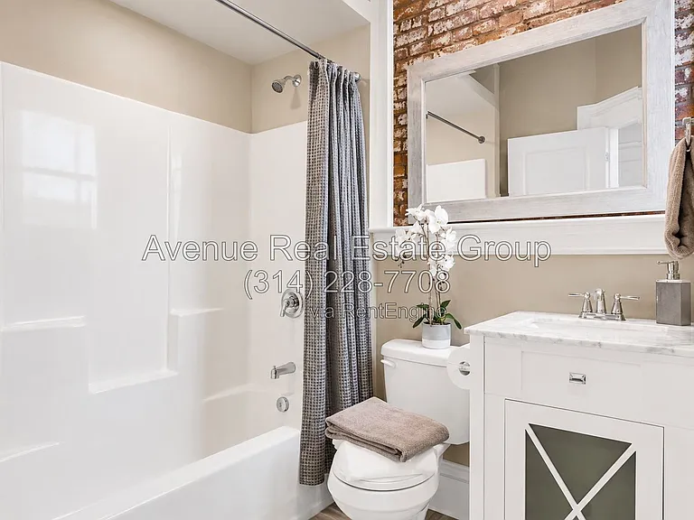 2329 Hickory St — Photo 14