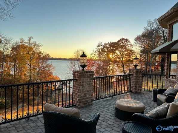 12955 Saint Andrew Dr, Athens, AL 35611