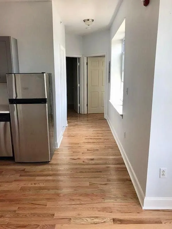 1 bed, $1,075 — Photo 4