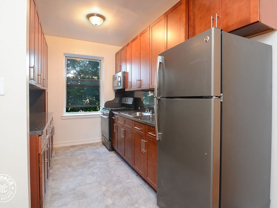 1st image of 383 E 17th St APT 4A