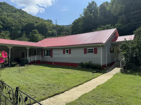 236 Tunnel Rd, Hi Hat, KY 41636
