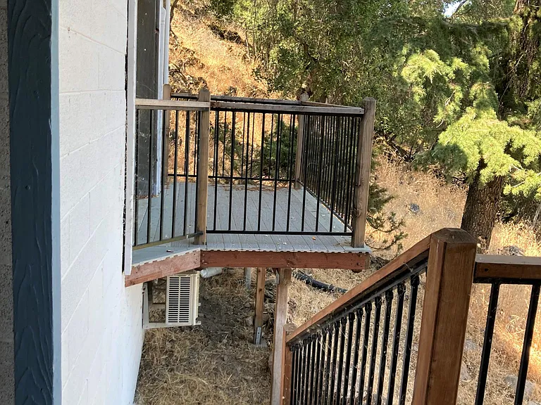 Edgewater Dr — Photo 16