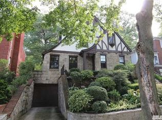 8415 Chevy Chase St, Jamaica, NY 11432