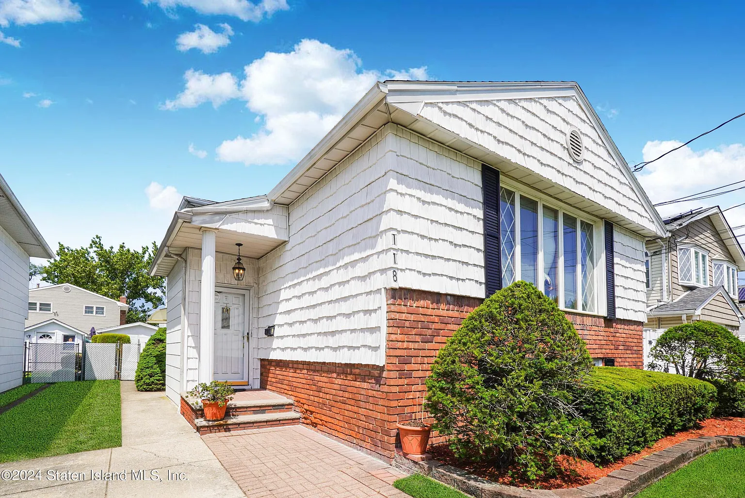118 Fieldstone Rd photo 1
