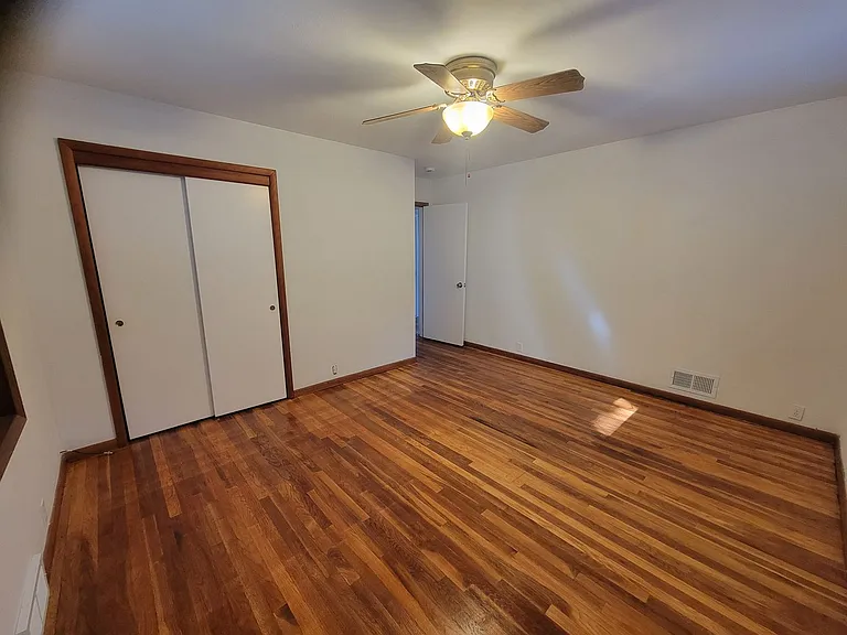 2518 W Kansas St — Photo 7