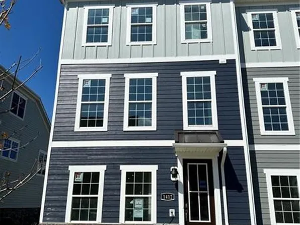 1412 Commons Ln, Bridgeville, PA 15017