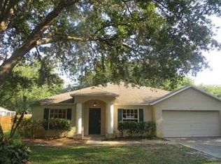 1425 McCrea Dr, Lutz, FL 33549