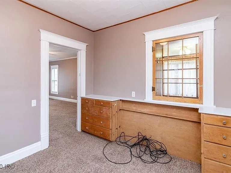 1011 Evelyn St — Photo 14