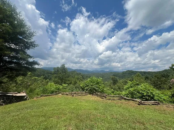 35 Yellowbird Ln, Murphy, NC 28906