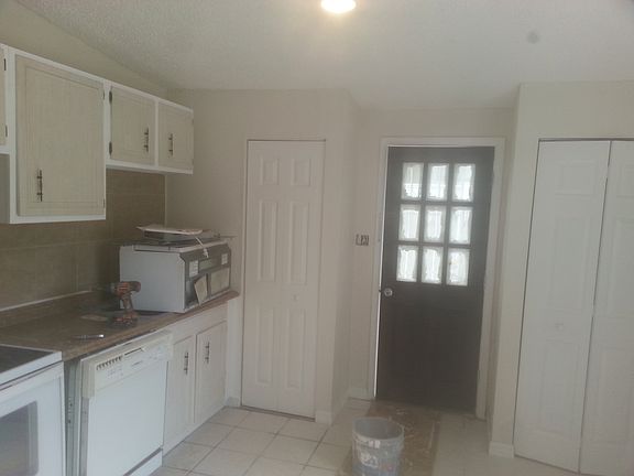 4th image of 3403 W North B St