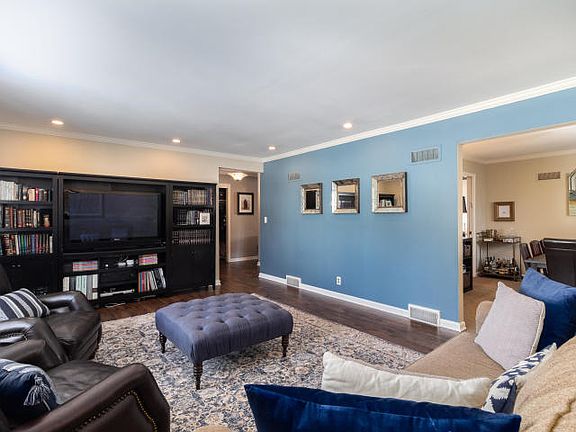 4th image of 3113 E Hampshire St #3113