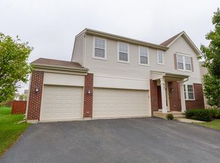 907 Valley Stream Dr, Hampshire, IL 60140