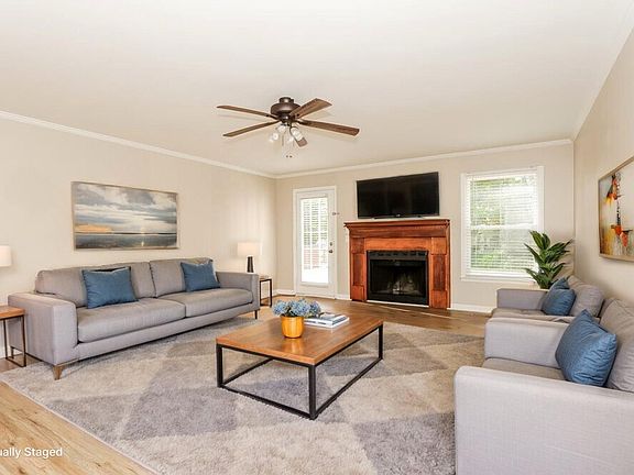 3rd image of 2409 Racquet Club Dr