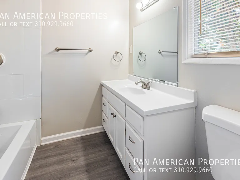110 W Market St #7 — Photo 20