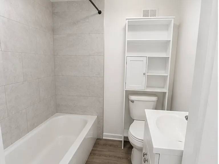 233 SW 11th Ave #201 — Photo 3