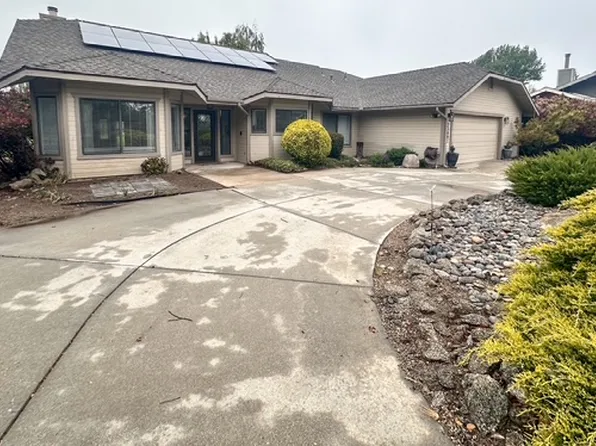 23891 Shoreline Ct, Tehachapi, CA 93561