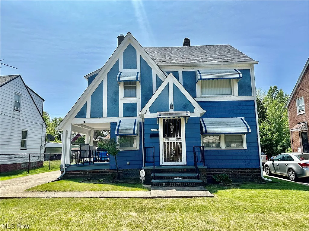 16224 Westview Ave photo 1