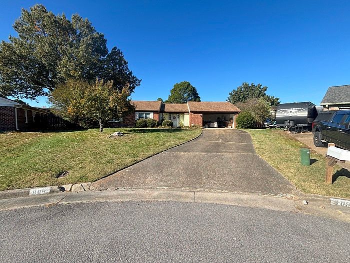 2nd image of 809 Sussex Ct