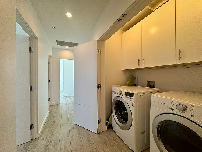 143 N Ardmore Ave — Photo 15