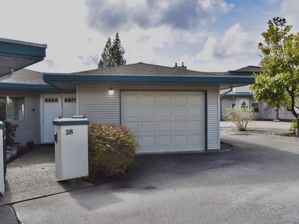 555 Eaglecrest Dr #28, Gibsons, BC V0N 1V8