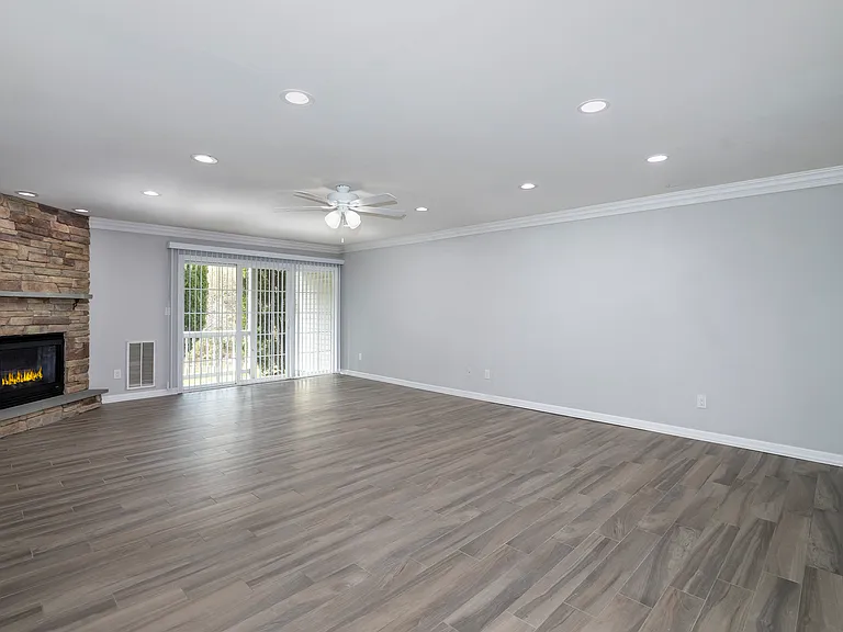Fairfield Knolls South — Photo 40