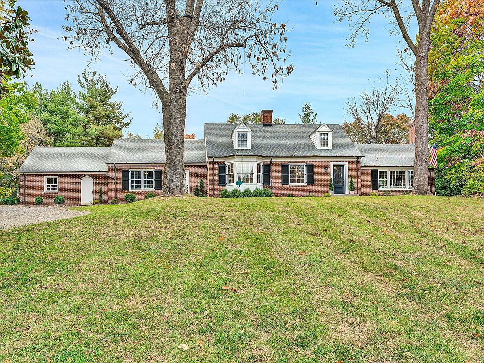 1st image of 4107 Belle Aire Cir SW