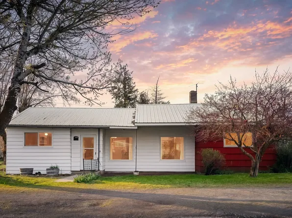 190 S 6th Ave, Elgin, OR 97827