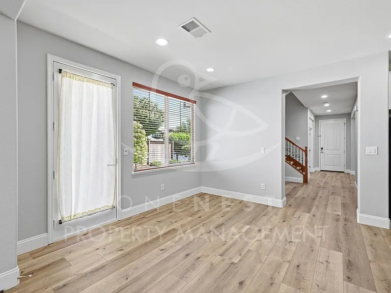 2127 Ranch View Dr — Photo 12