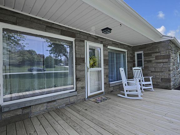 2nd image of 692 Uhler Rd