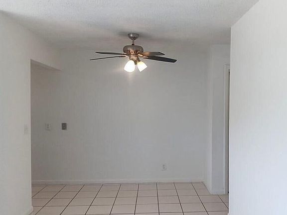 3rd image of 4207 S Olive Ave #4209