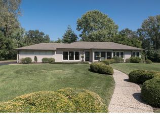 9 Kingston Manor Dr, Saint Louis, MO 63124