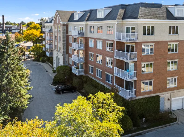 14 S Ashland Ave APT 204, La Grange, IL 60525