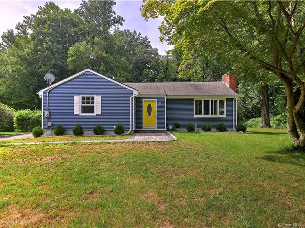 46 Robinwood Road, Trumbull, CT 06611