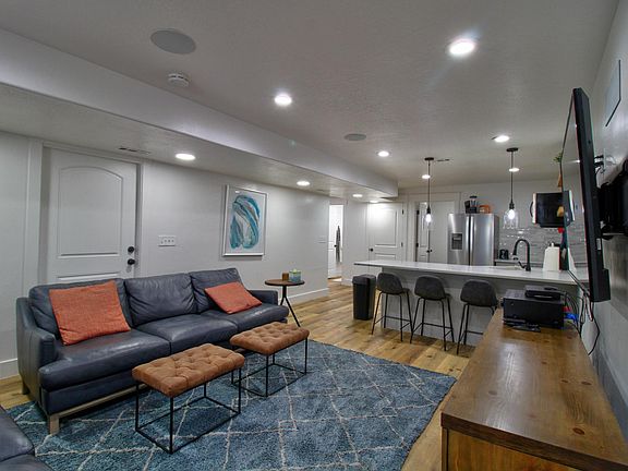 3rd image of 257 E 1130th St S #2