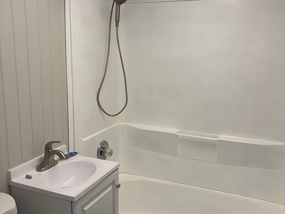 4th image of 10 Winthrop St APT 1