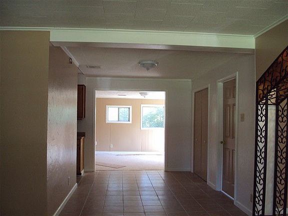 5th image of 109 Lynette Dr